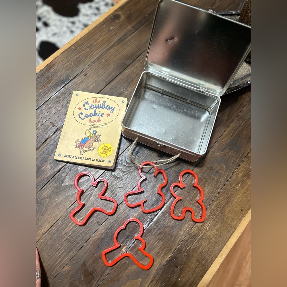 GIFT IDEA 🎁 Barnes & noble cowboy cookie box